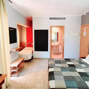 Hotel Marinada **