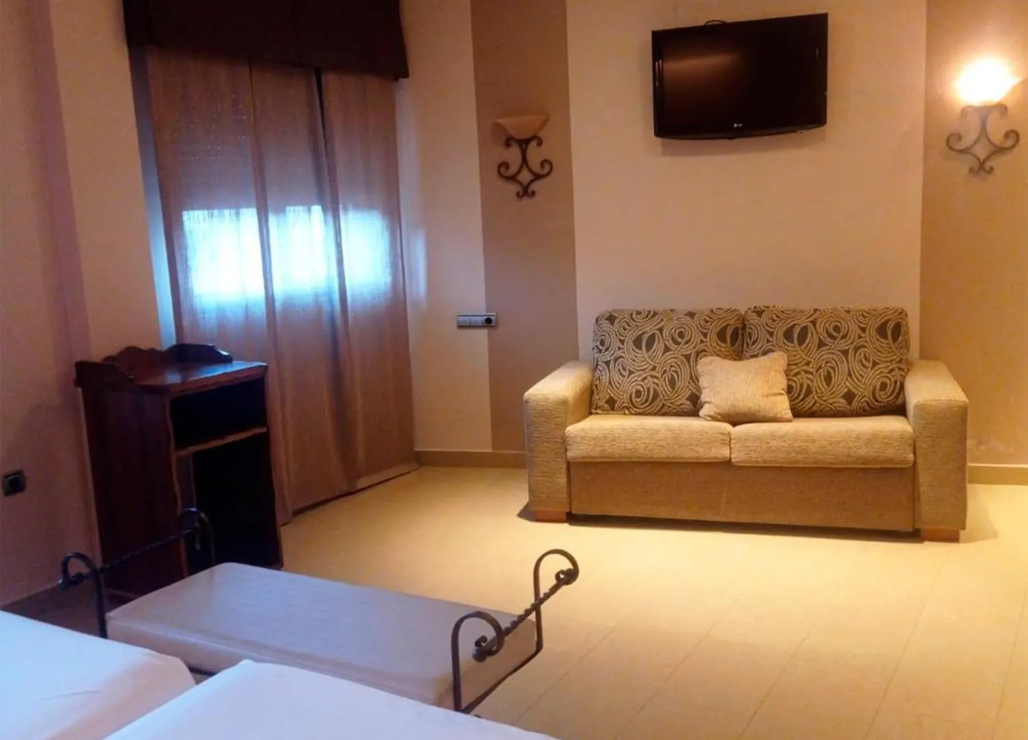 Hotel La Brasa Velez de Benaudalla