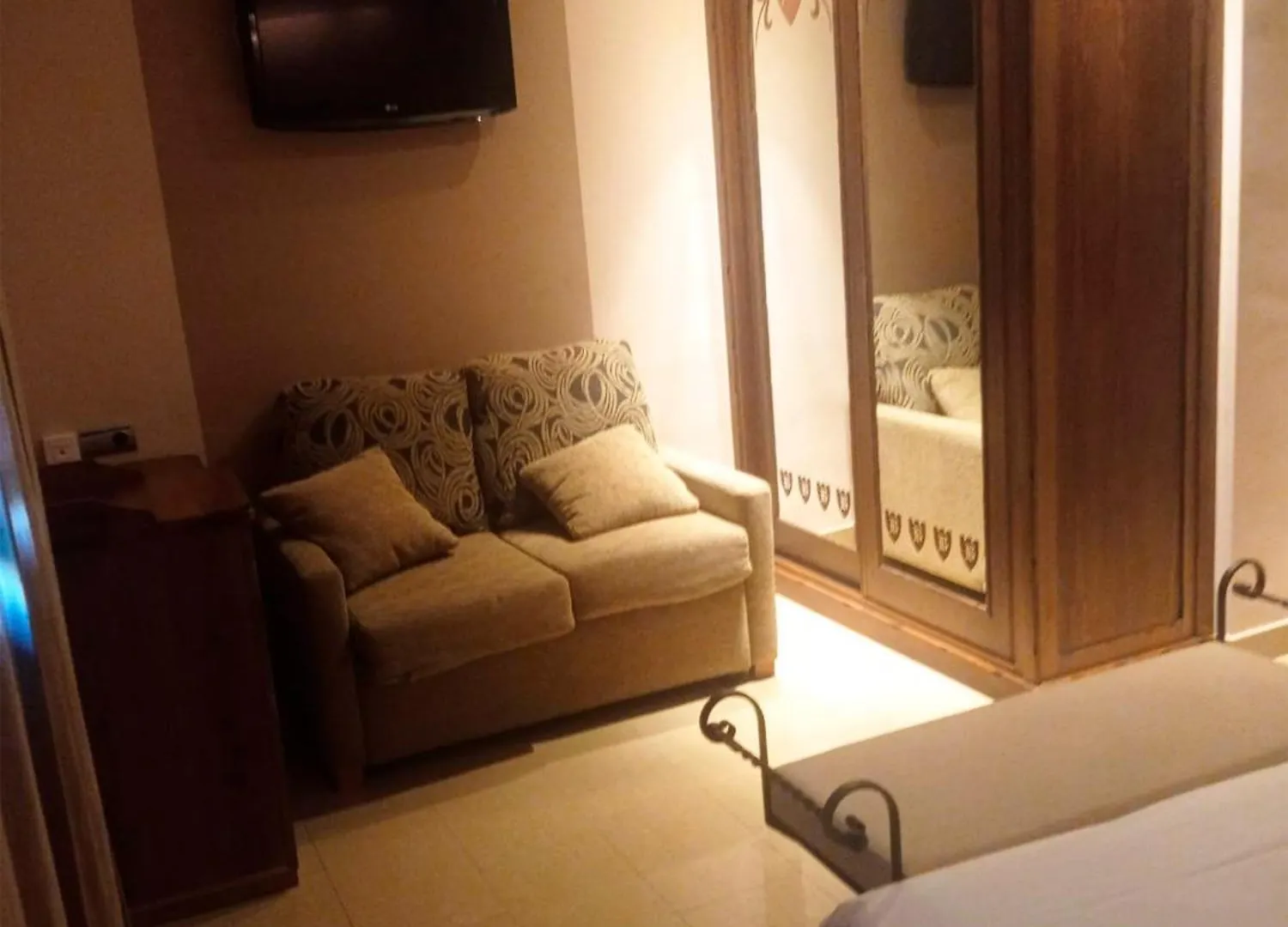 Hotel La Brasa Velez de Benaudalla
