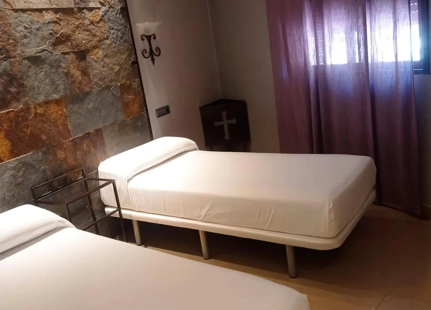Hotel La Brasa Velez de Benaudalla 2*,