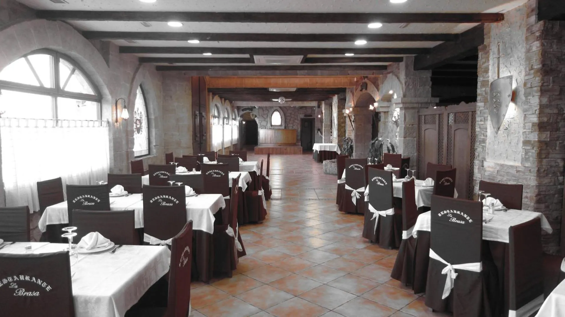 Hotel La Brasa Velez de Benaudalla 2*,