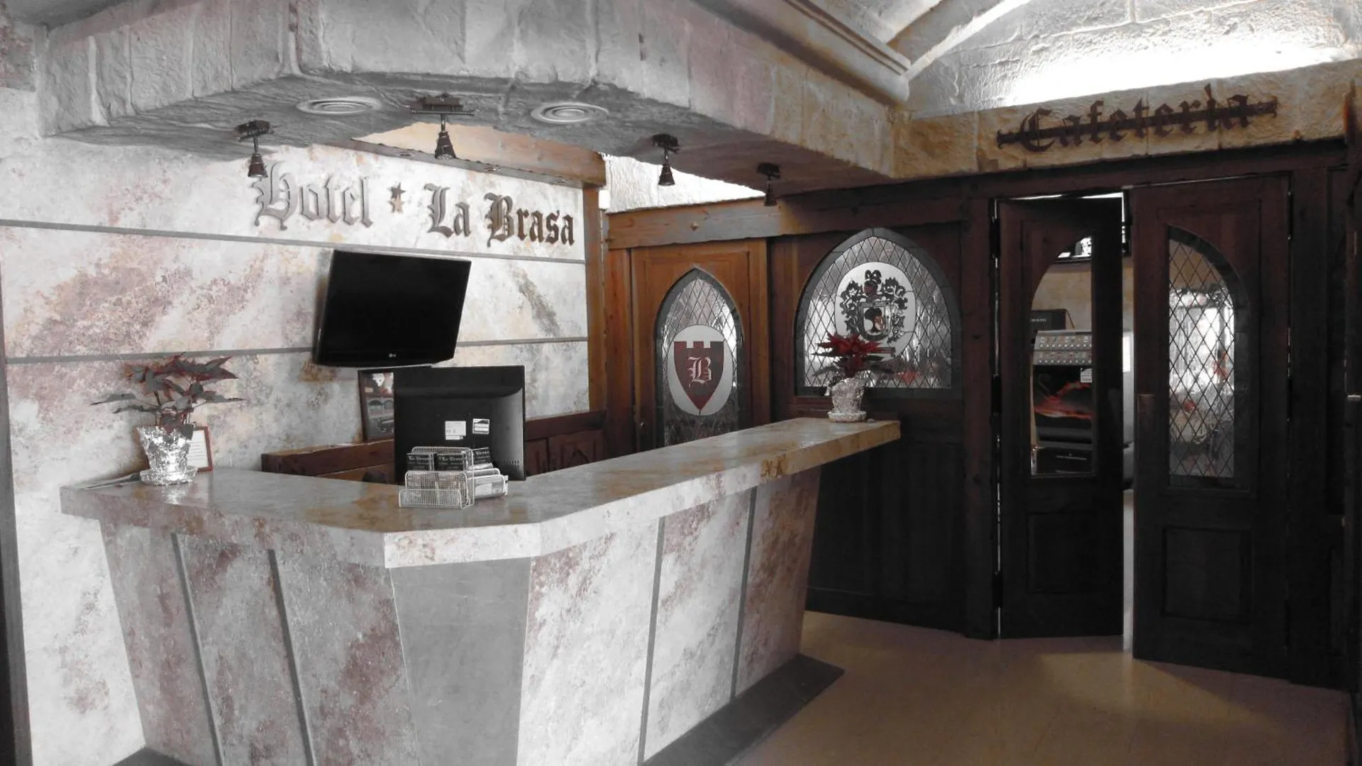 Hotel La Brasa Velez de Benaudalla