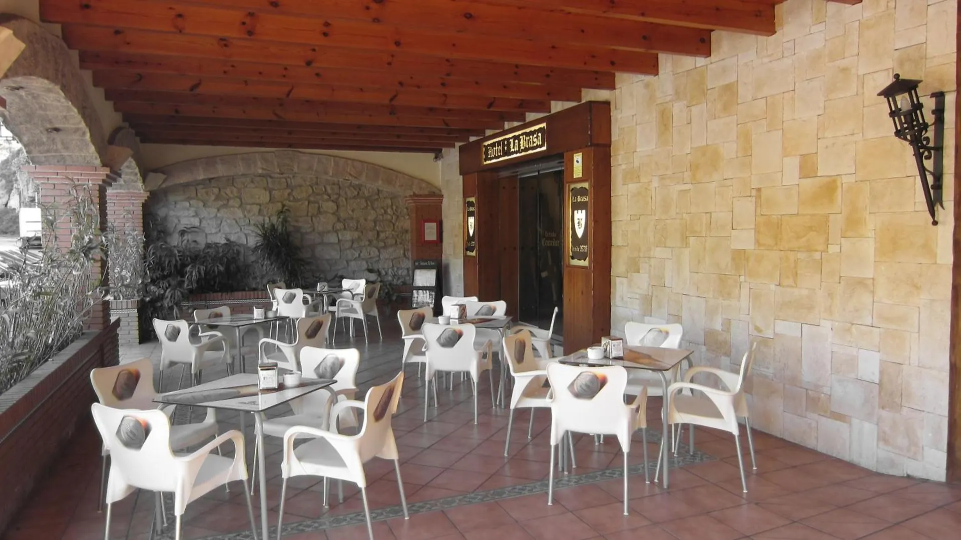 Hotel La Brasa Velez de Benaudalla